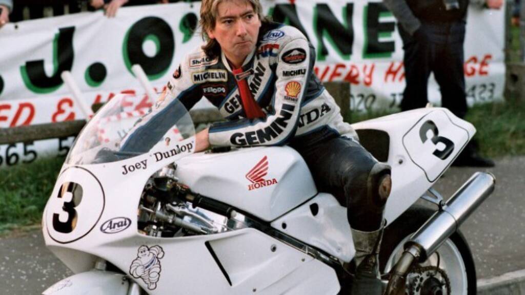 60 Joey Dunlop 750cc Honda 1990