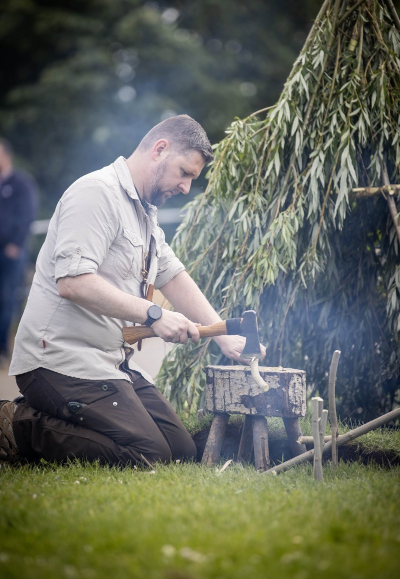 An instructor from Wild Walk Bushcraft treated visitors at this year’s Rathlin Sounds Festival to cookery demonstrations over coal fires.