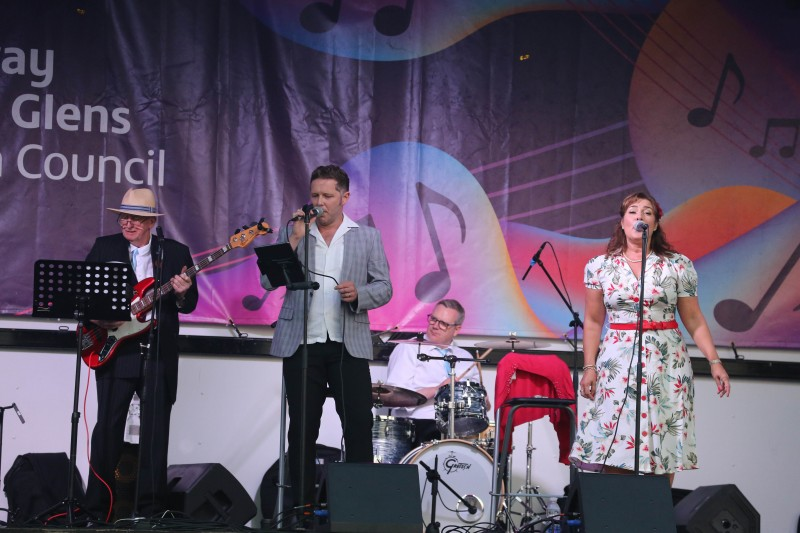 ‘Soda Popz’ entertained the crowds at the NI International Airshow with music form yester year.