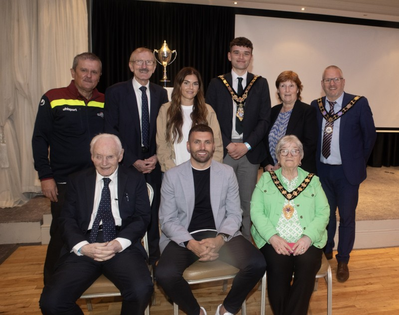 Mayor of Causeway Coast and Glens Councillor Ciarán McQuillan pictured with Councillor Paul Dunlop BEM, Deputy Mayor of Antrim & Newtownabbey, Alderman Beth Adger MBE, Mayor of Mid & East Antrim, special guest Stuart Dallas, Victor Leonard, SuperCupNI Chairman and guests at the SuperCupNI Opening Ceremony Dinner in the Lodge Hotel.