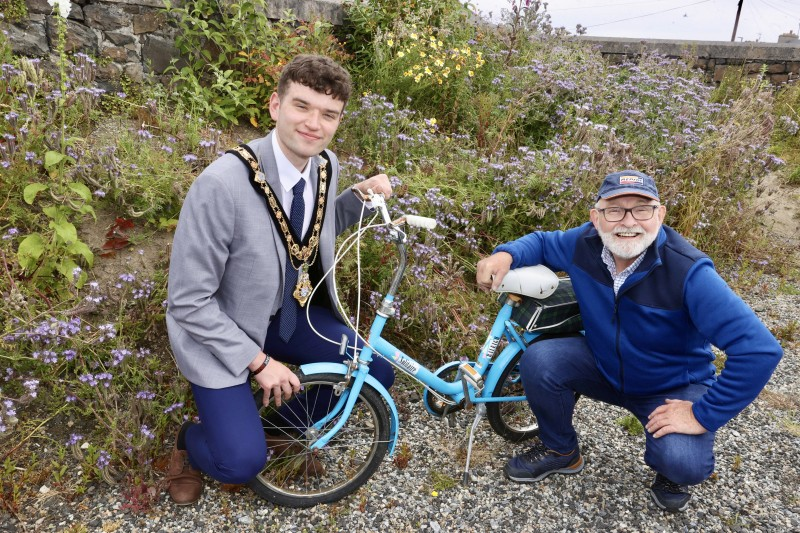 The Mayor, Cllr Ciarán McQuillan, with Portstewart Men's Shed Working Group member Gerry Mullan