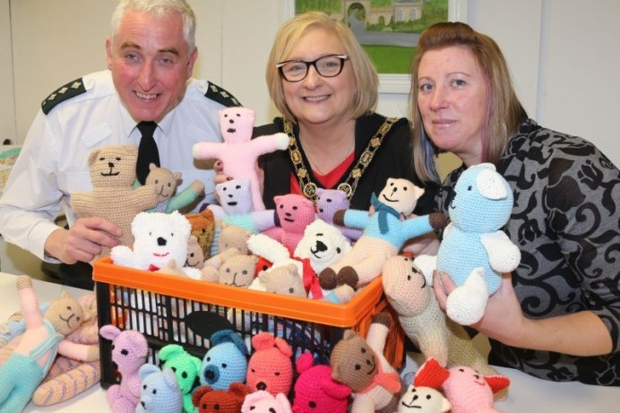 Nimble Needles knitters donate ‘Trauma Teddies’ to local police